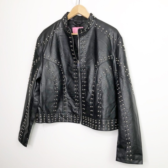AZALEA Wang Black vegan leather bomber jacket - Picture 9 of 10